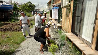 volunteer_04.JPG